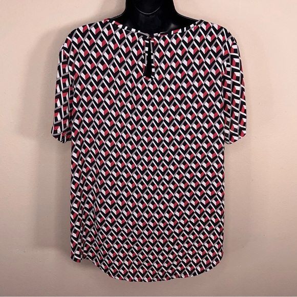 Petite XL Simply Styled Geometric Print Blouse Short Sleeve Red Black White - Picture 7 of 14